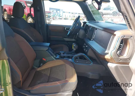 2023 Ford Bronco Outer Banks z USA, uszkodzony, nr VIN 1FMEE5DP7PLB13329